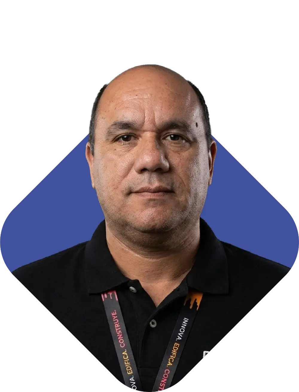 Herman Vega, Head of Infrastructure, Security & Digital Transformation en PlanOK, mirando a la cámara.